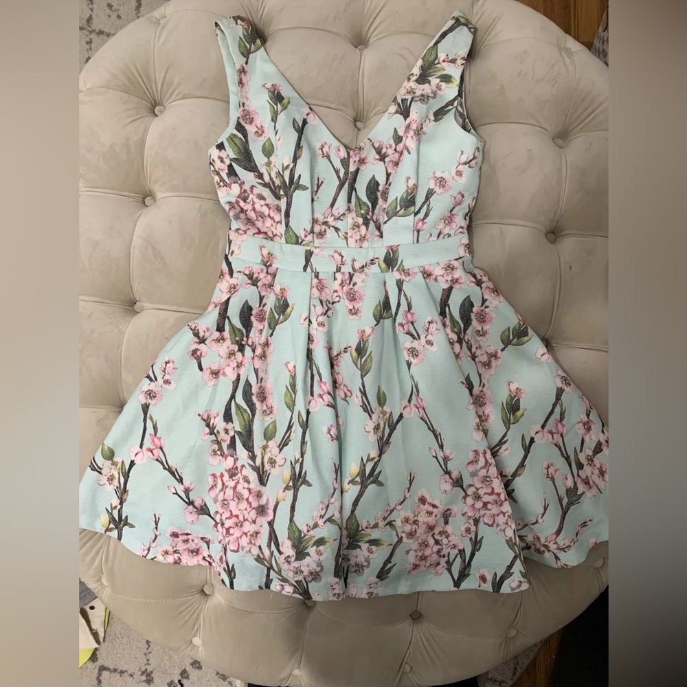 En Creme Dress‎ Womens Size Small Wedding Guest